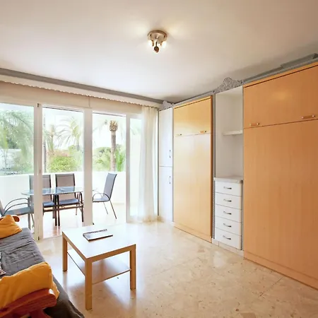 House In Near Sandy ماربيا