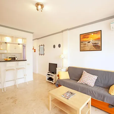 House In Near Sandy بيت للعطل ماربيا